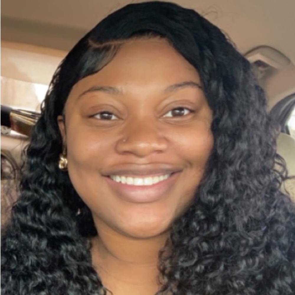 Meet your Posher, Amariona